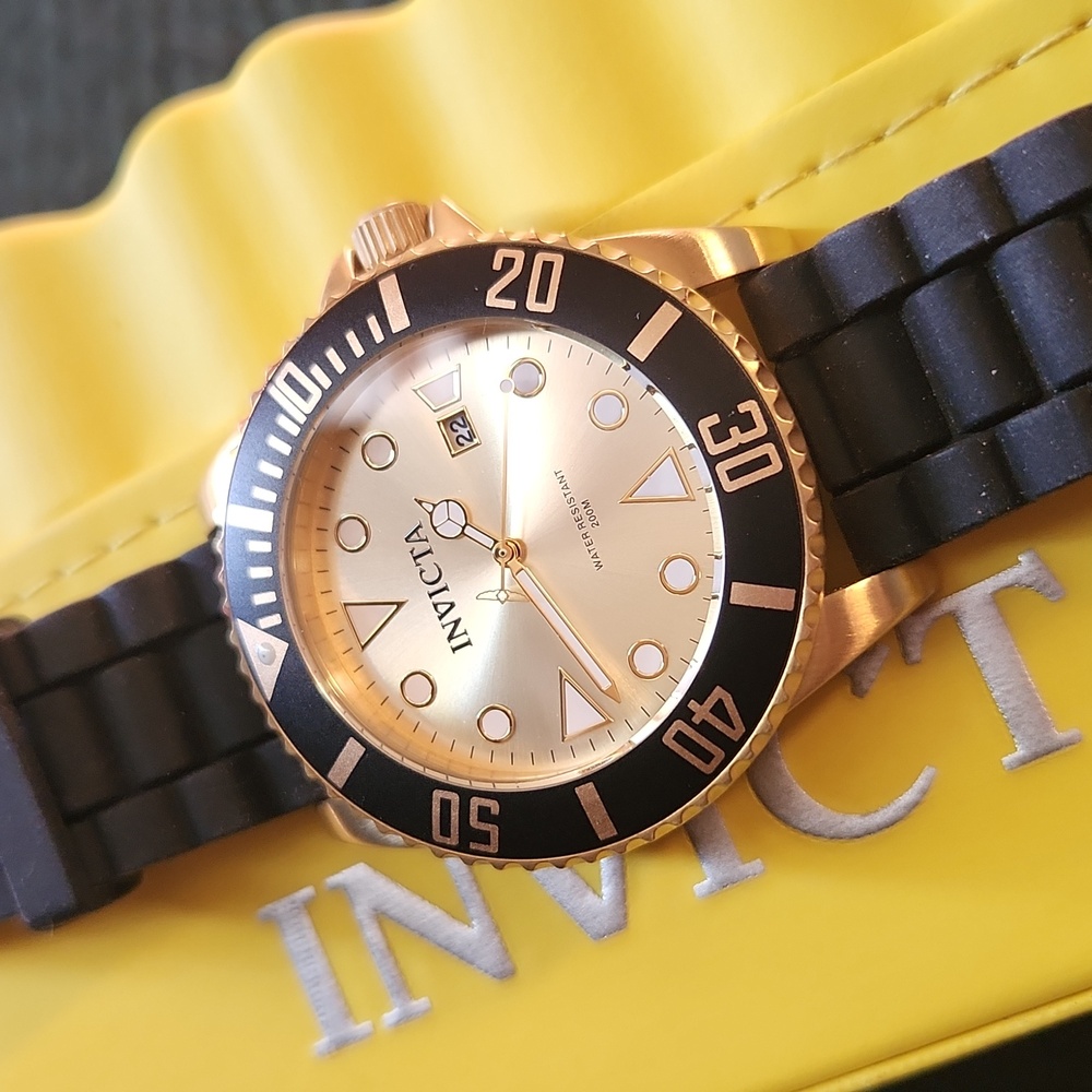 Invicta Unisex Watch - Picture 6 of 11